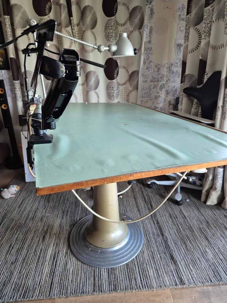 Table à dessin très bonne état, Enlèvement