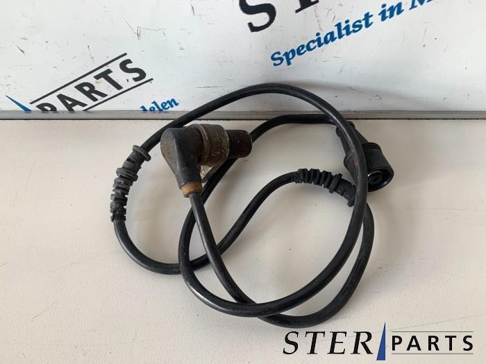 ABS Sensor van een Mercedes E-Klasse, Ophalen of Verzenden, 3 maanden garantie, Gebruikt, Mercedes-Benz