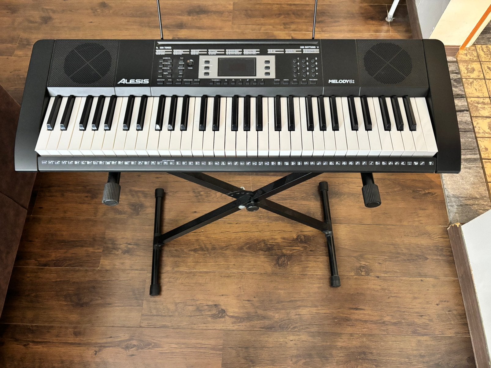 Alesis melody Mk|| piano toetsenbord 61 toetsen met taburet, Muziek en Instrumenten, Keyboards, Ophalen, Zo goed als nieuw