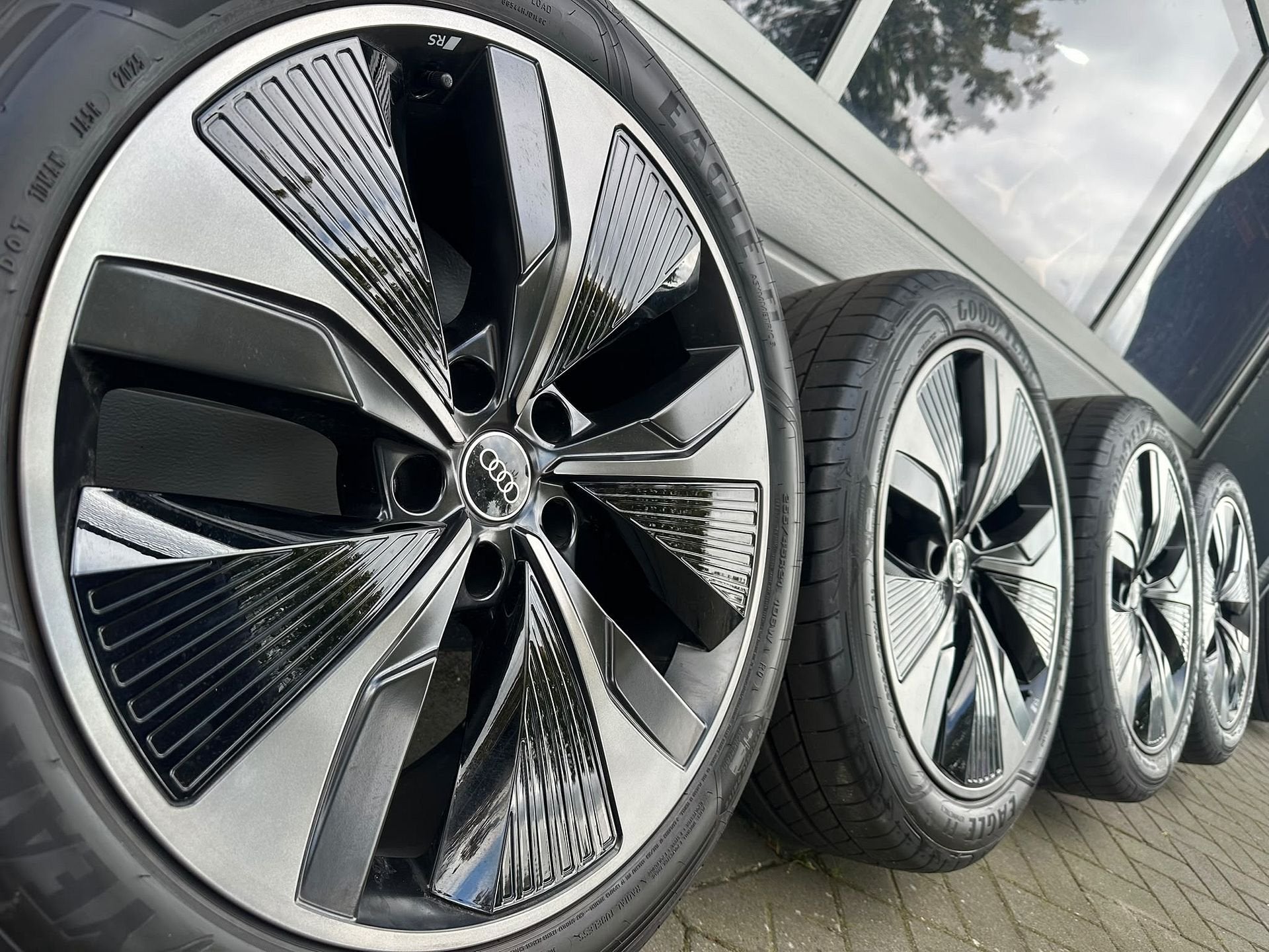 21" Audi Q6 SQ6 e-tron Sportback : jantes et pneus de perfor, Pneus et Jantes, 285 mm, Véhicule de tourisme, Pneus été