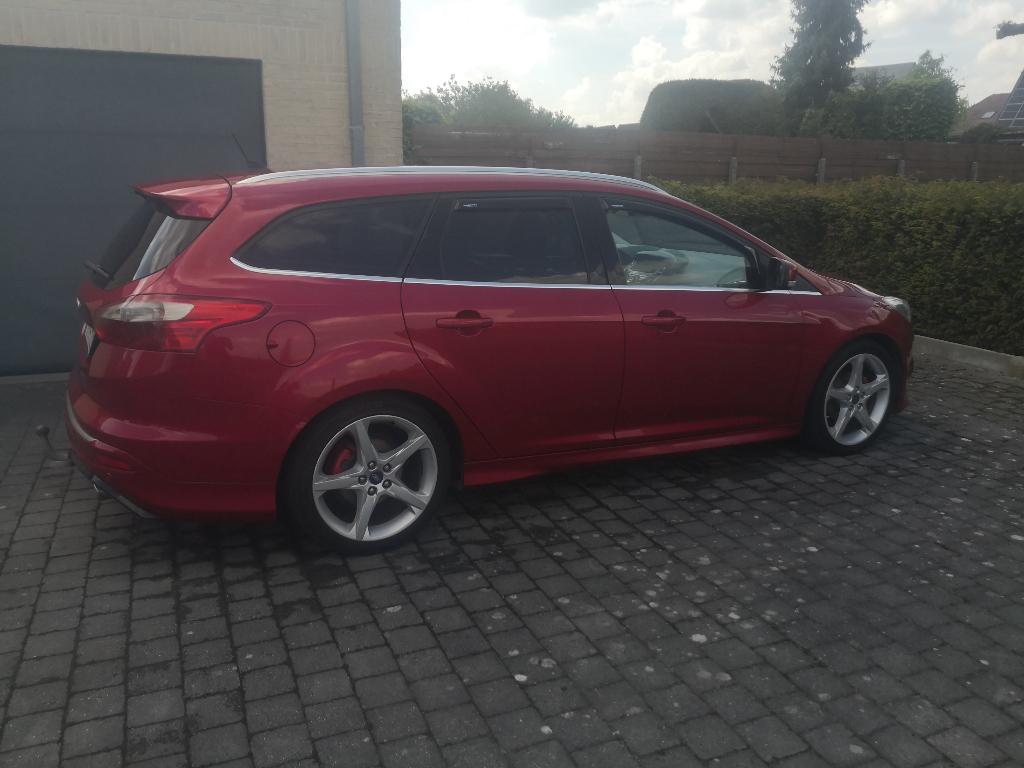 Ford Focus MET MOTOR PROBLEEM, Auto's, Leder en Stof, 5 deurs, Particulier, Te koop