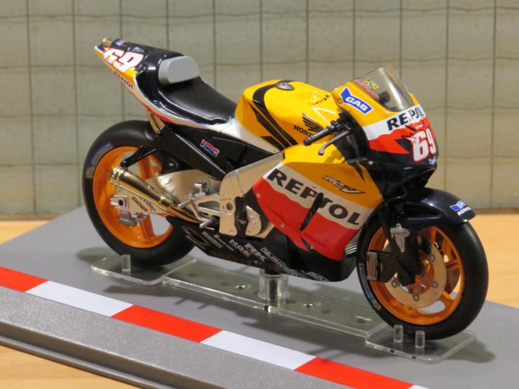 Nicky Hayden Honda RC211V 2006 1:18, Enlèvement ou Envoi, Neuf, Moteur, Autres marques