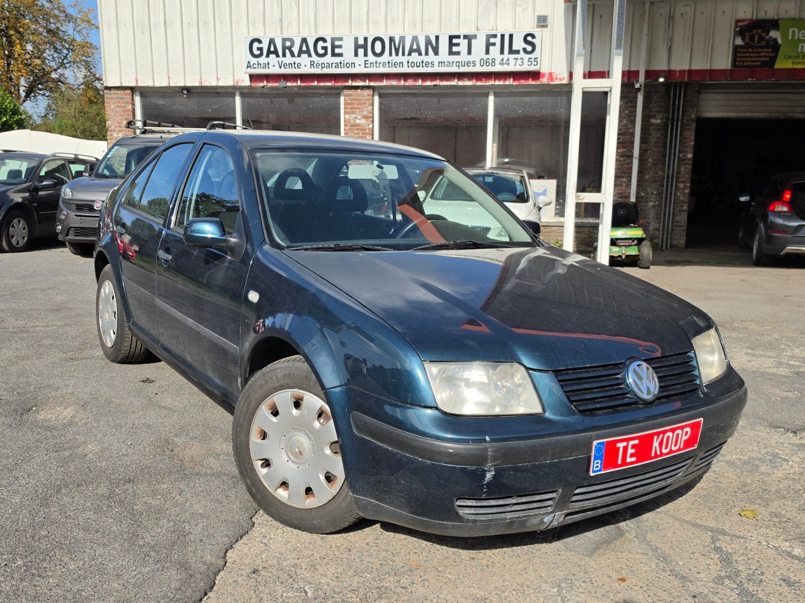VOLKSWAGEN BORA 1.6 ESSENCE AUTOMATIQUE, 4 deurs, Stof, 4 cilinders, 1600 cc