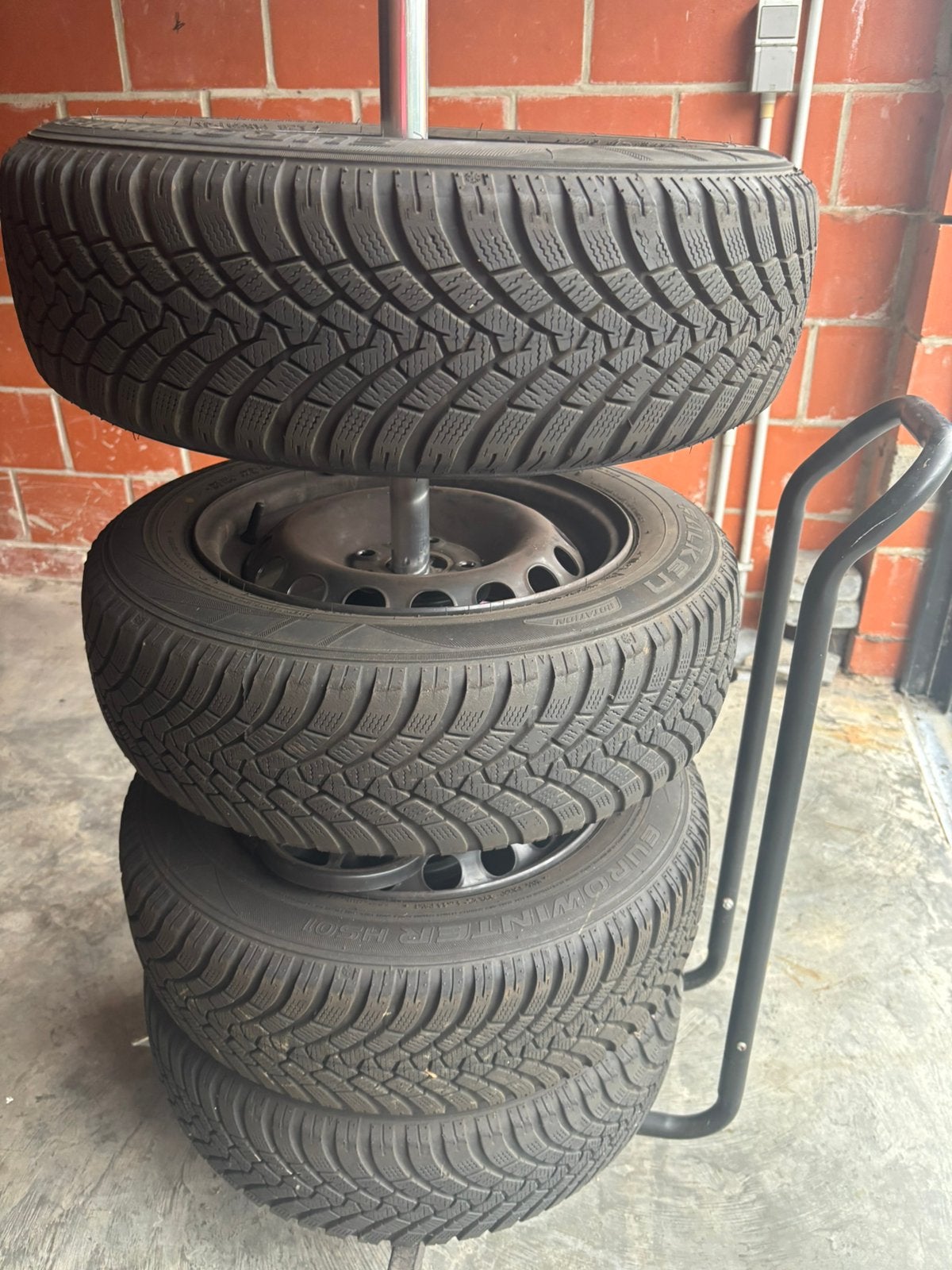 Winterbanden Falken 175/65R14 incl. Velgen, Autos : Pièces & Accessoires, Enlèvement, Pneus hiver, Jante(s)