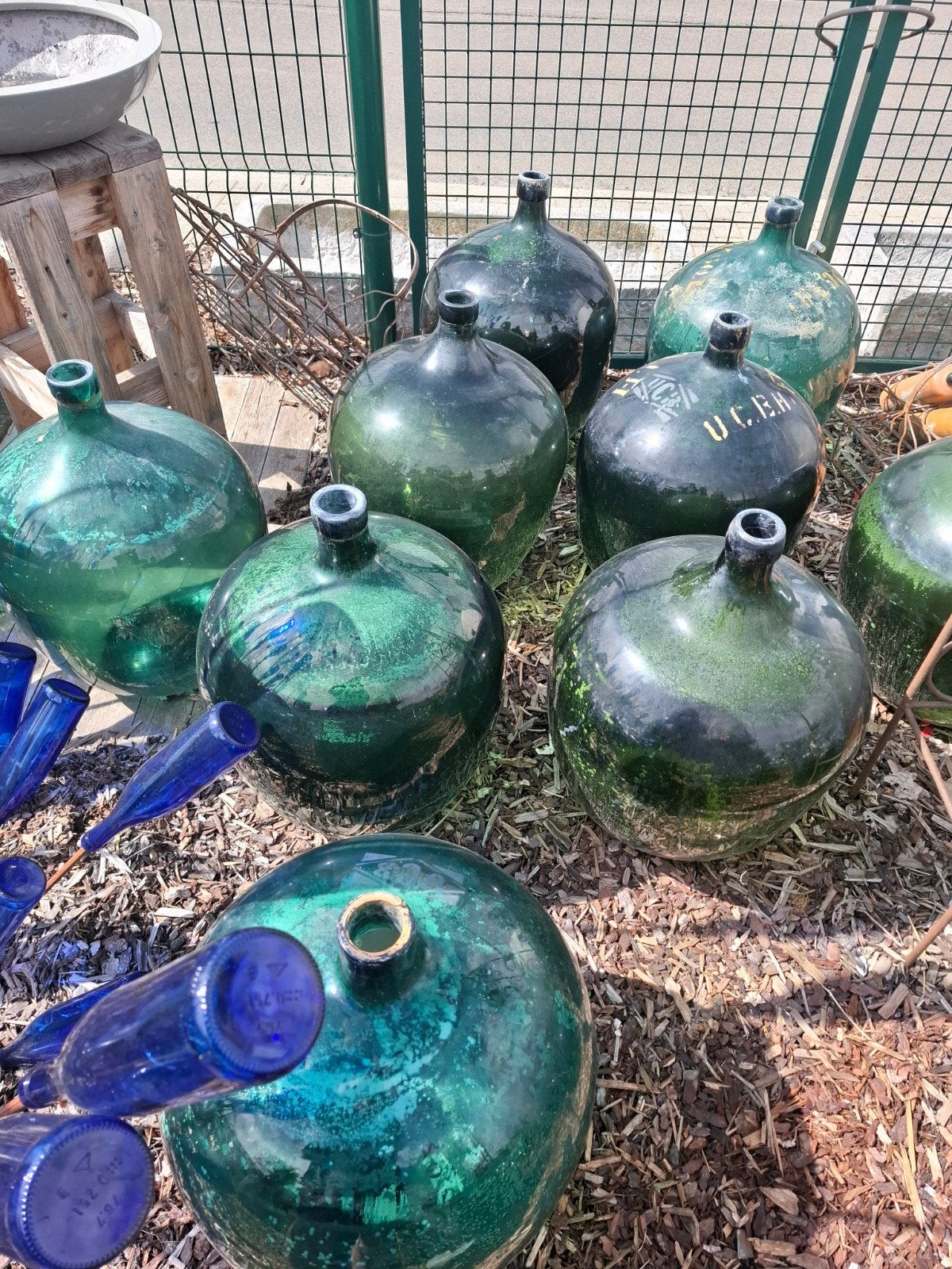 Antieke mondgeblazen Dame jeanne flessen als tuindecoratie, Tuin en Terras, Tuinwanddecoratie, Ophalen