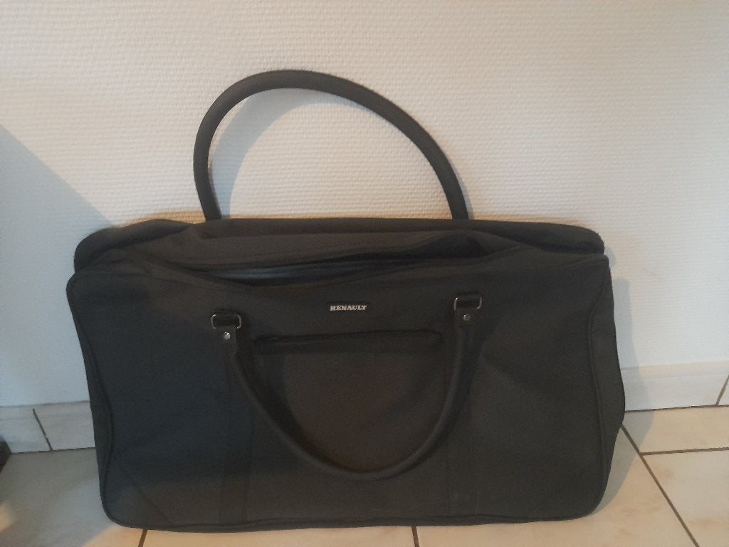 2 valiezen/koffers/garmet bags, Handtassen en Accessoires, Koffers, Ophalen, Nieuw, Overige materialen