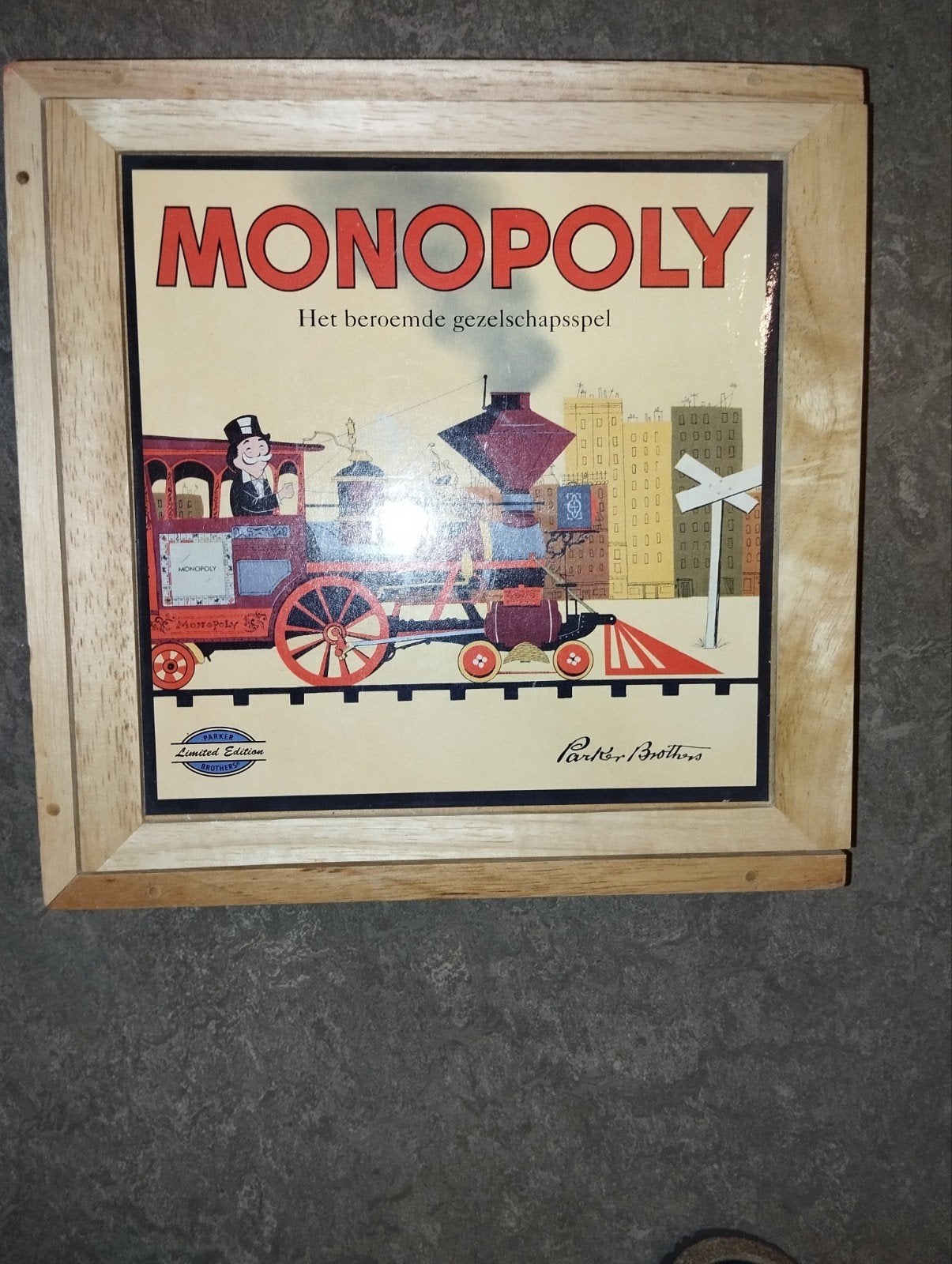 Monopoly - Limited Edition (Het beroemde gezelschapsspel)., Enlèvement