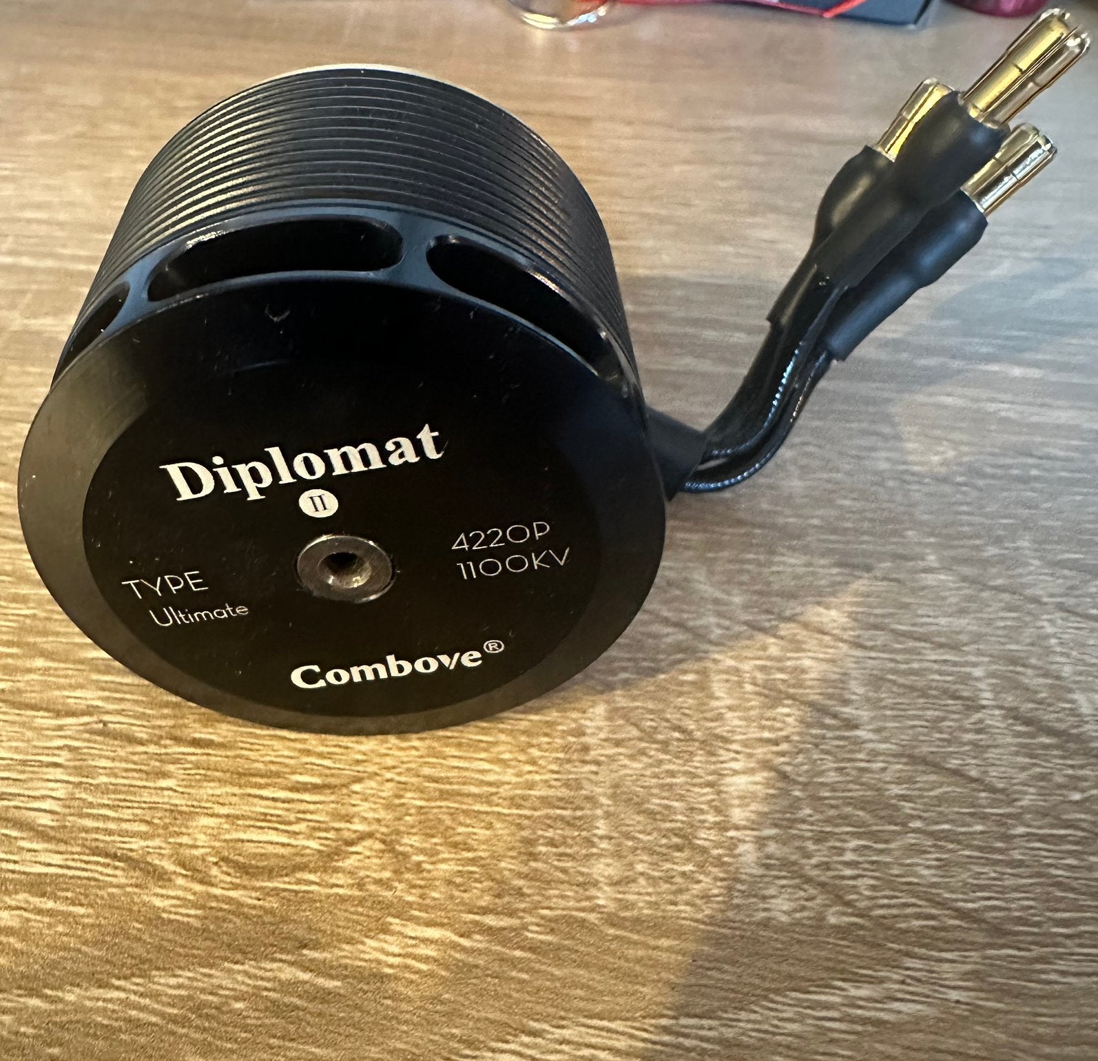 Combove diplomat ultimate 4220 1100kv, Hobby en Vrije tijd, Modelbouw | Radiografisch | Helikopters en Quadcopters, Ophalen, Zo goed als nieuw