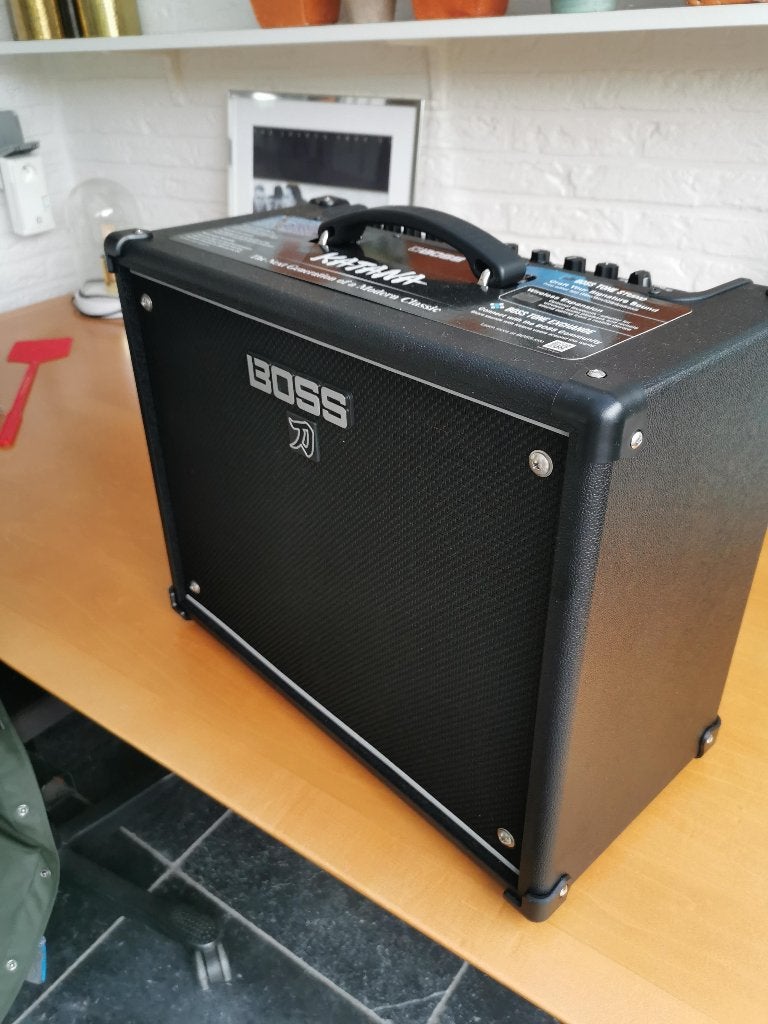 GITAARVERSTERKER BOSS, Musique & Instruments, Amplis | Basse & Guitare, Enlèvement, Neuf, Guitare, 50 à 100 watts