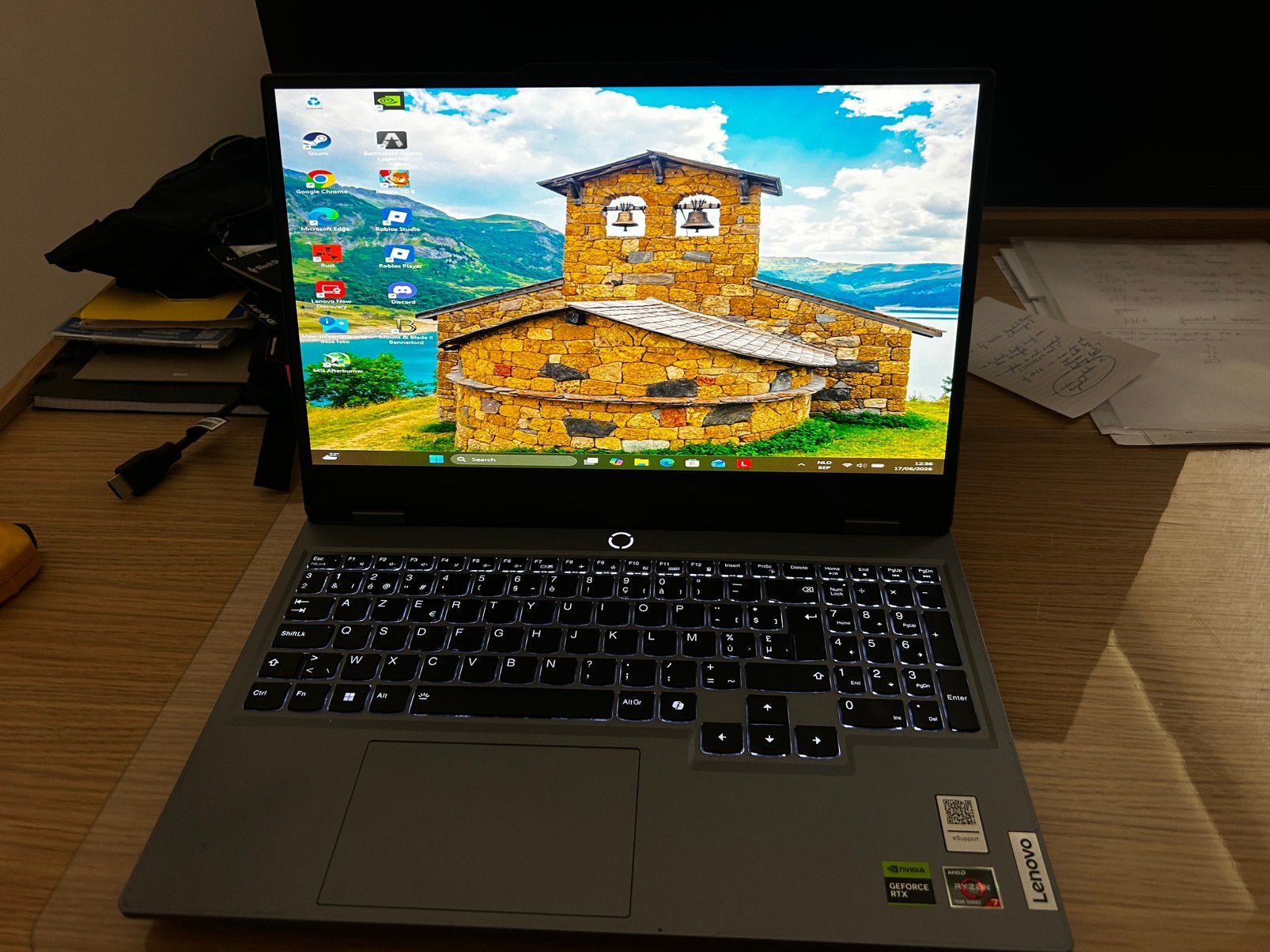 Krachtige gaming laptop met rtx 4070 en 24gb ram en i7 cpu, Computers en Software, Windows Laptops, Ophalen, Met videokaart, Zo goed als nieuw