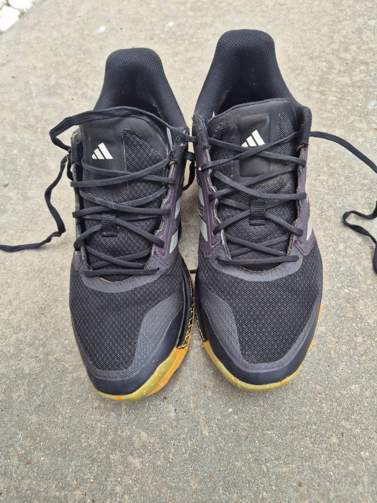 Hockeyschoenen Adidas maat 42, Sport en Fitness, Basketbal, Ophalen, Gebruikt, Schoenen