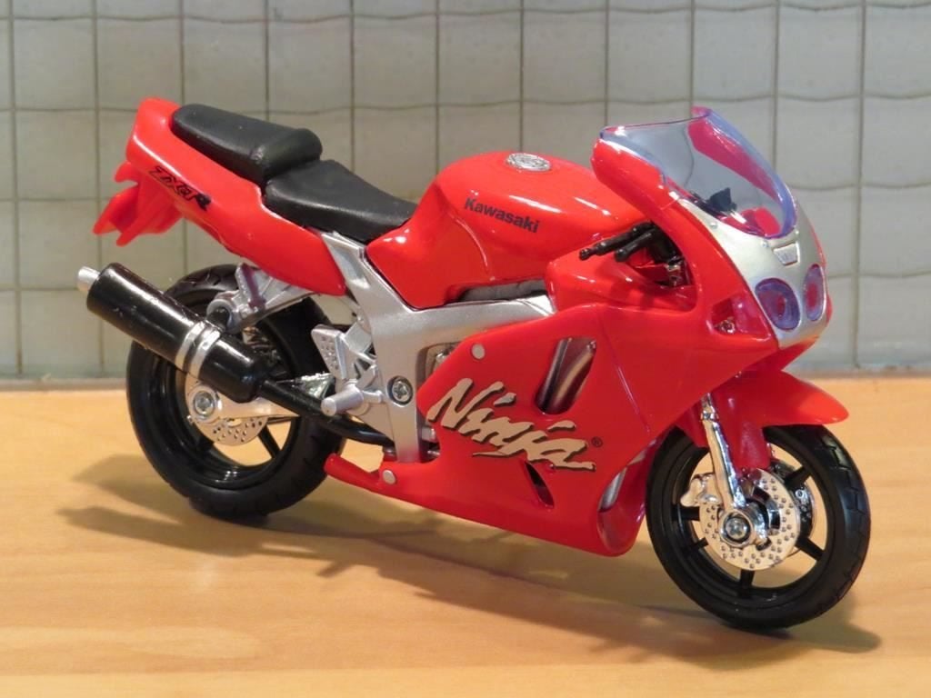 Kawasaki ZX-7R rd. 1:18 Bburago, Hobby en Vrije tijd, Modelauto's | 1:18, Ophalen of Verzenden, Nieuw, Motor, Burago