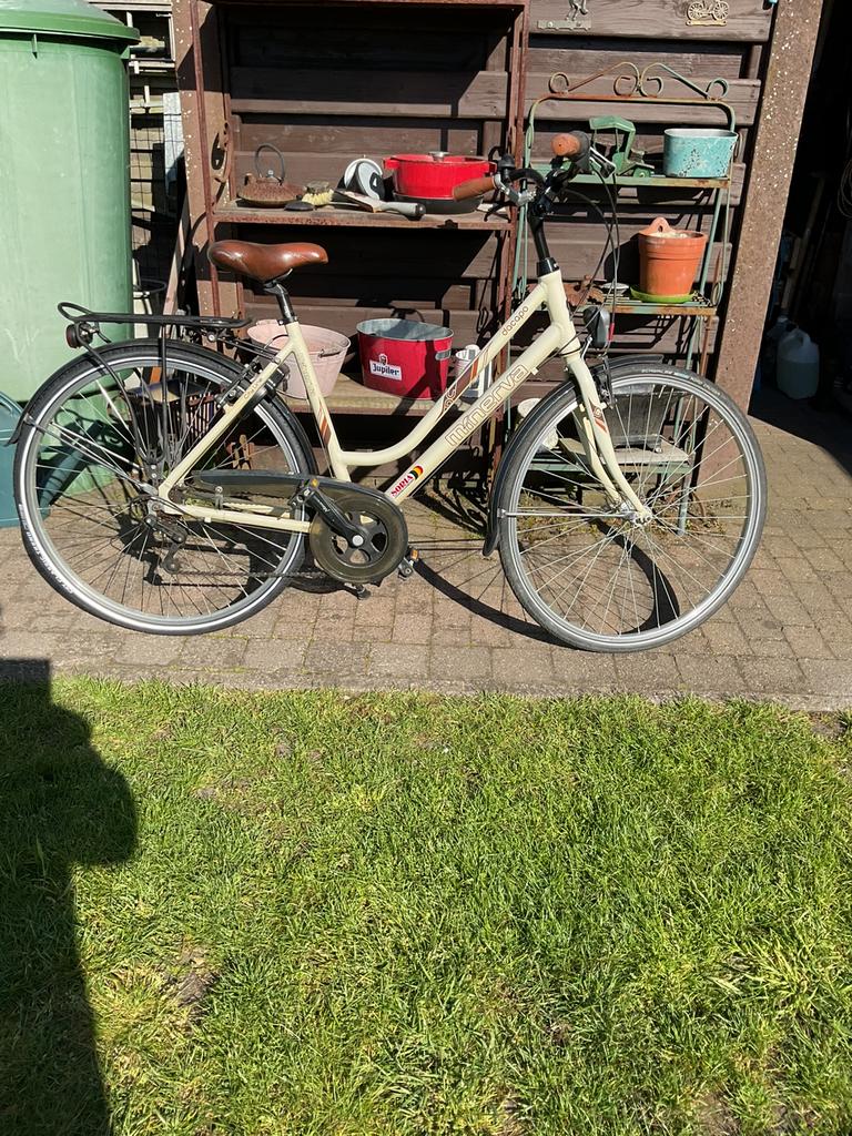 Damesfiets minerva, Ophalen, Zo goed als nieuw, Versnellingen