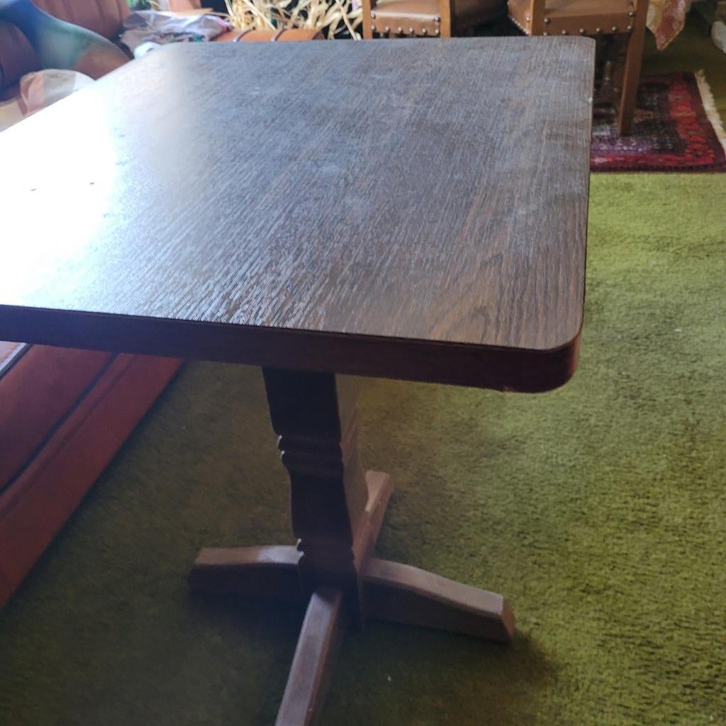 Table en bois, Enlèvement