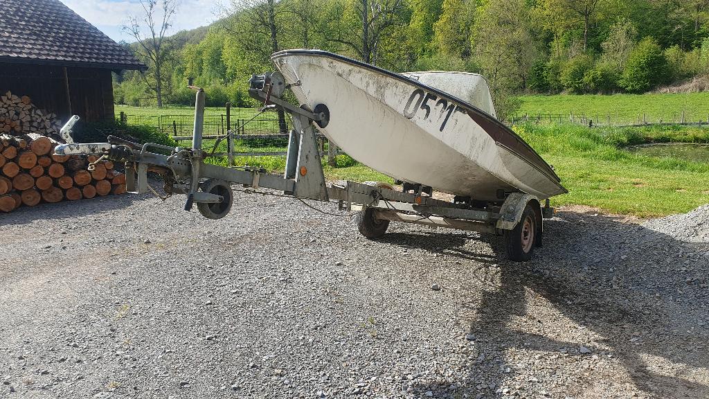 Bateau + remorque RIBA à retaper, Sports nautiques & Bateaux, Bateaux à moteur & Yachts à moteur, 30 à 50 ch, Enlèvement, Utilisé