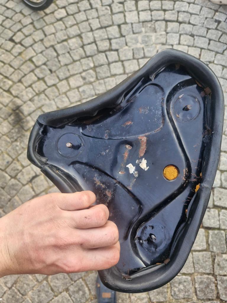 Selle Honda Camino, Envoi