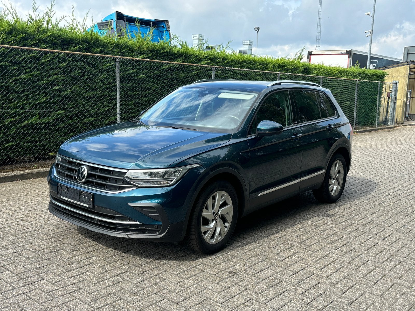 Vw Tiguan 1.5 TSI ACT Drive 2021, Autos, Achat, Boîte manuelle, Entretenue par le concessionnaire, Particulier
