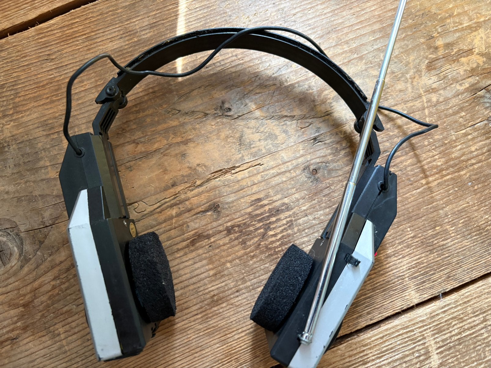 VINTAGE DRAAGBARE RADIOHEADSET TYPISCH ‘80 in goede staat, Audio, Tv en Foto, Radio's, Ophalen of Verzenden, Zo goed als nieuw