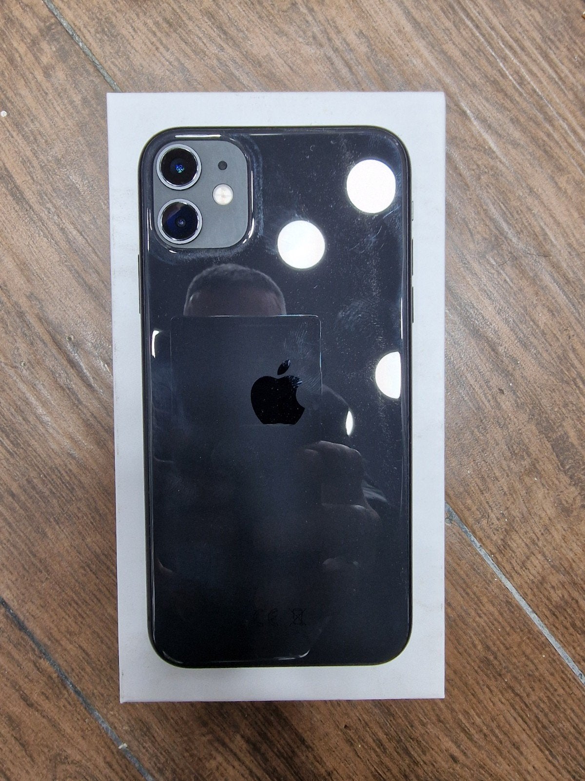 iPhone 11 128 GB noir – bon état – 145 €, Apple Distribution International Ltd., Enlèvement, Utilisé, 84 %
