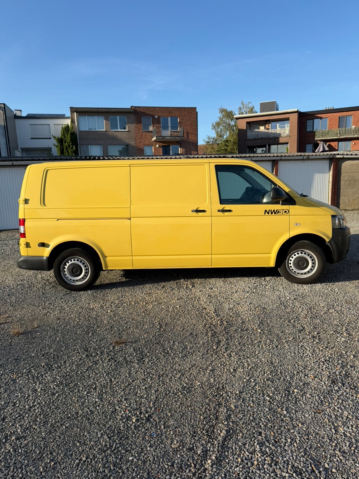 VW Volkswagen Transporter T5 - L2H1 - 2014 - 189.000km, Voorwielaandrijving, 4 cilinders, Geel, Particulier