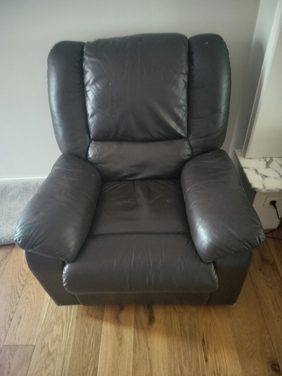 relax zetel niet elektrisch gratis af te halen, Ophalen, Gebruikt, Rechte bank, Kunststof