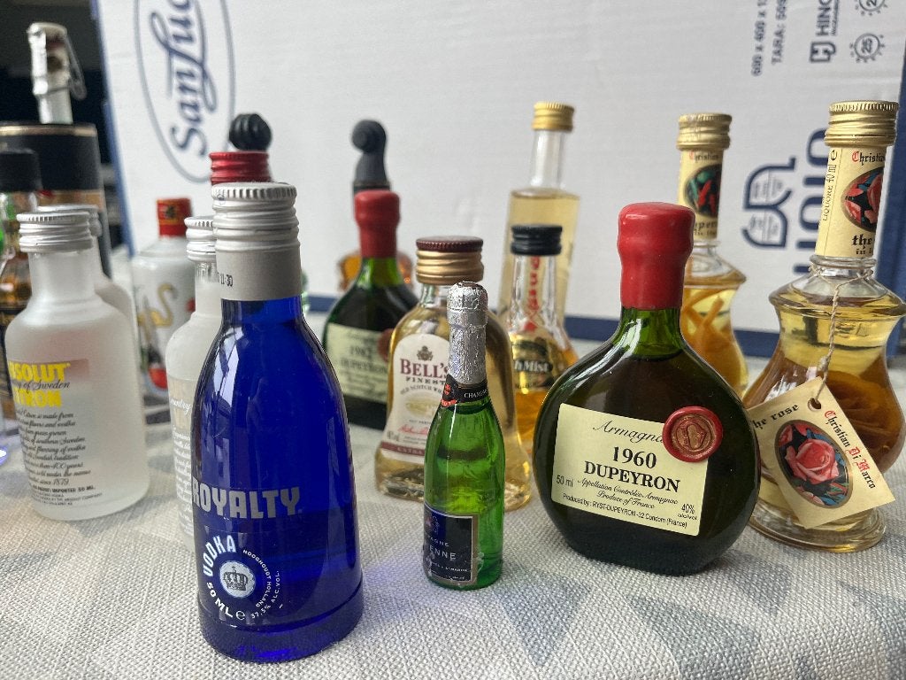 mini-bouteilles d'alcool, Collections, Collections Autre, Enlèvement ou Envoi