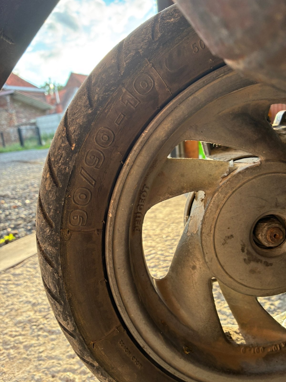 Recherche/ op zoek : roue arriere peugeot, Enlèvement, Comme neuf