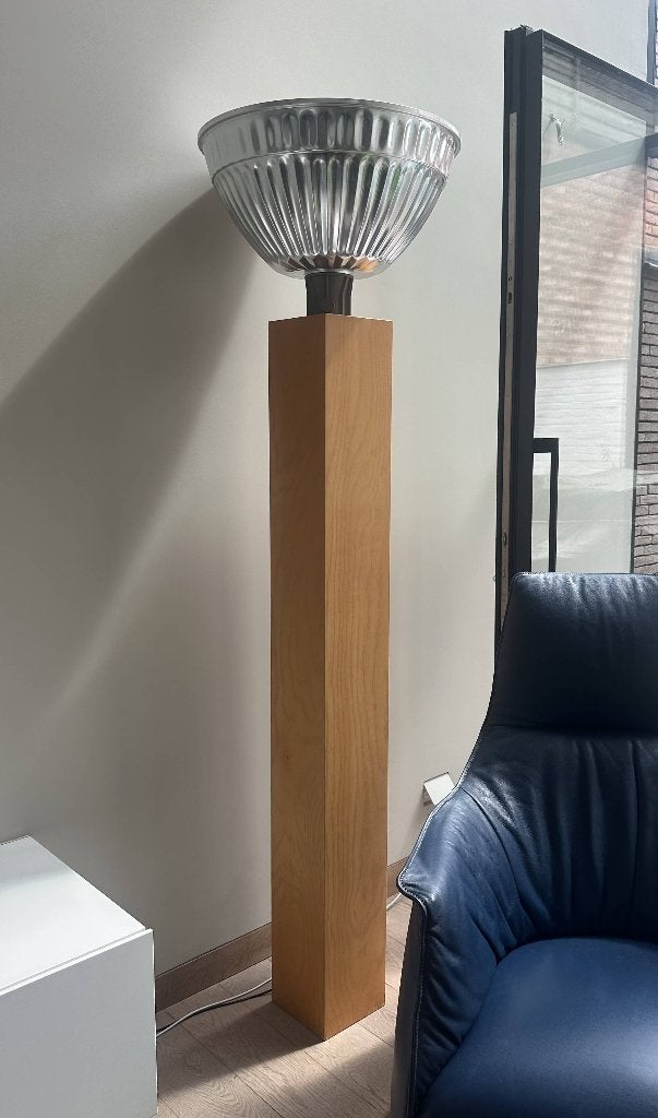 Design vloerlamp met houten zuil, Huis en Inrichting, Ophalen, Zo goed als nieuw, Design, 150 tot 200 cm