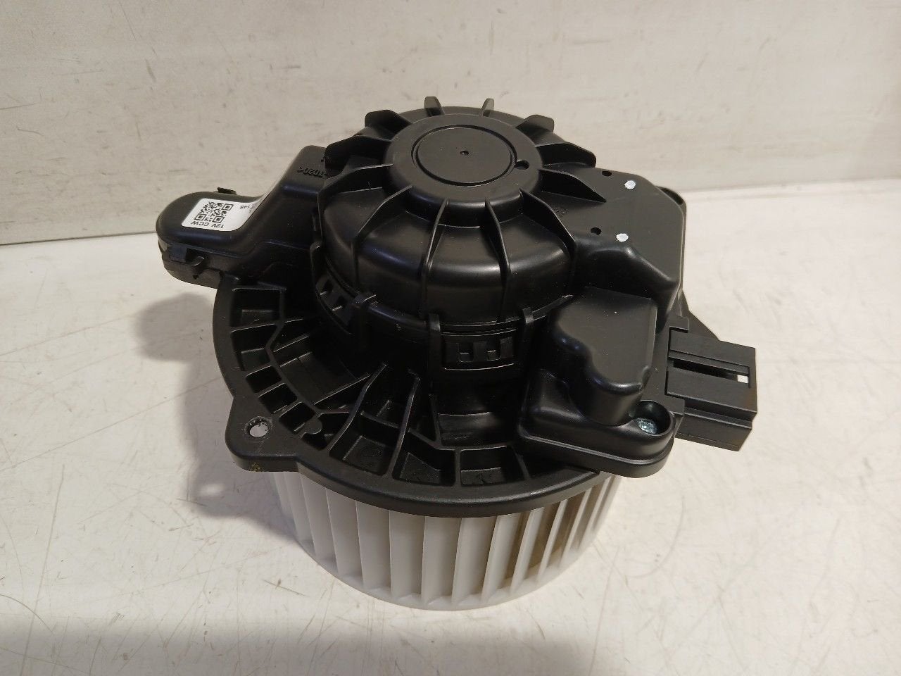 Kachel ventilator motor Hyundai Nexo, Onderdelen@venauto.nl, Van der Ven Autorecycling B.V., Ettenseweg 76, 4706 PB Roosendaal, The Netherlands