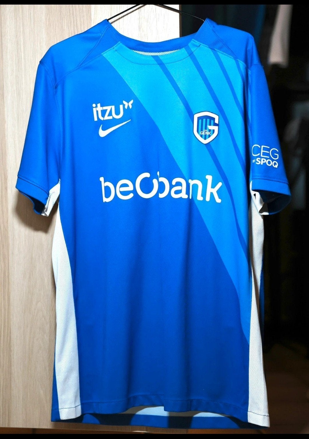KRC Genk Voetbal Thuisshirt Origineel Nieuw 2025, Sport en Fitness, Verzenden