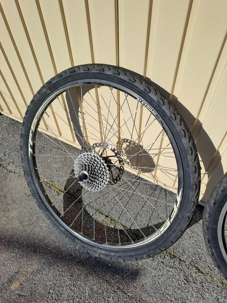"Fietsonderdelen" 2 mtb velgen 26 en nieuwe banden ..., Enlèvement, Comme neuf, Mountainbike