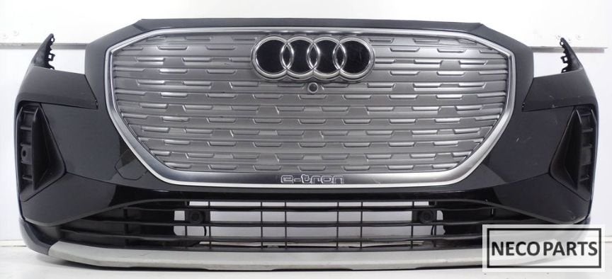 AUDI Q4 E-TRON VOORBUMPER COMPLEET ORIGINEEL ALLES LEVERBAAR, Gebruikt, -, Voor, -