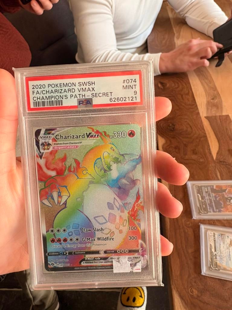 Carte Pokémon Charizard VMax classée, Hobby & Loisirs créatifs, Jeux de cartes à collectionner | Pokémon, Enlèvement ou Envoi