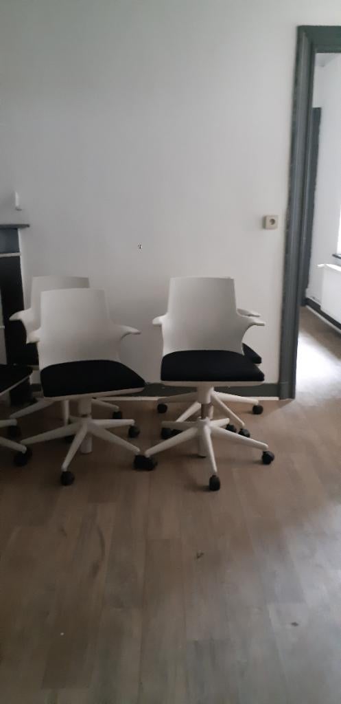 Chaises de bureau kartell noire et blanche, Maison & Meubles, Enlèvement, Utilisé, Blanc, Chaise de bureau