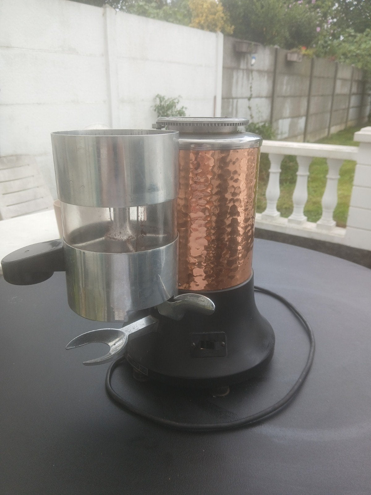 moulin à café  italienne  en cuivre fonctionne, Enlèvement ou Envoi