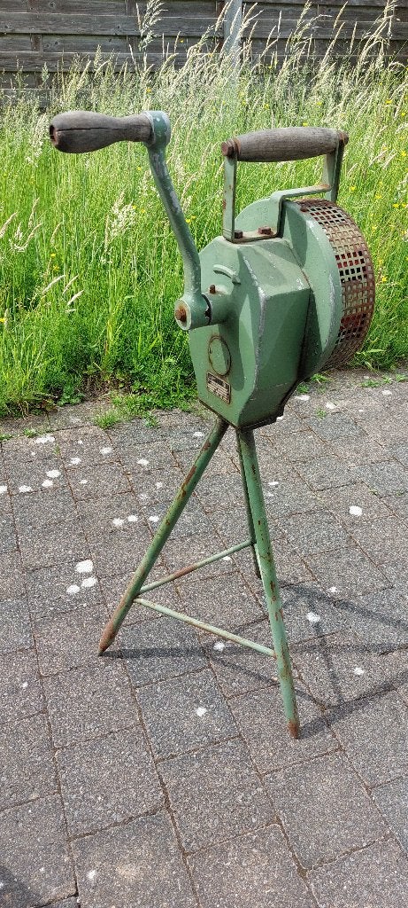 WO II Duits luchtalarm model Elektror HSM 7 hand sirene, Ophalen, Overige soorten, Overige typen