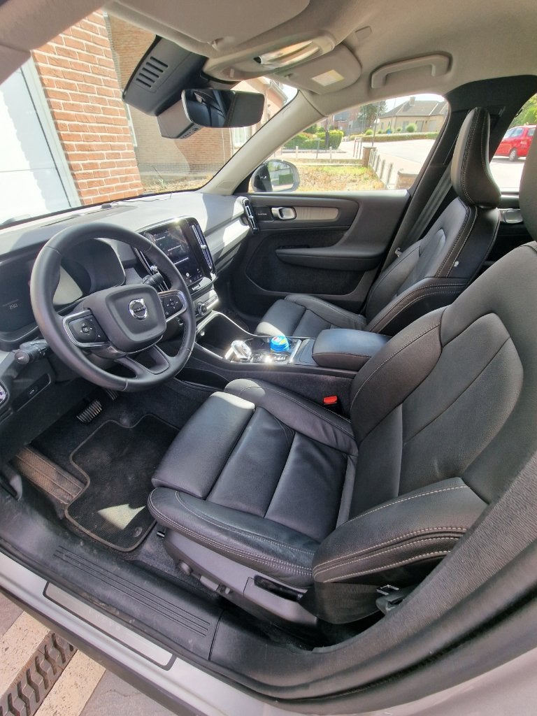 VOLVO XC40 B3 MILD HYBRID BENZINE PLUS DARK, Autos, Achat, Cruise Control, Noir, 5 portes