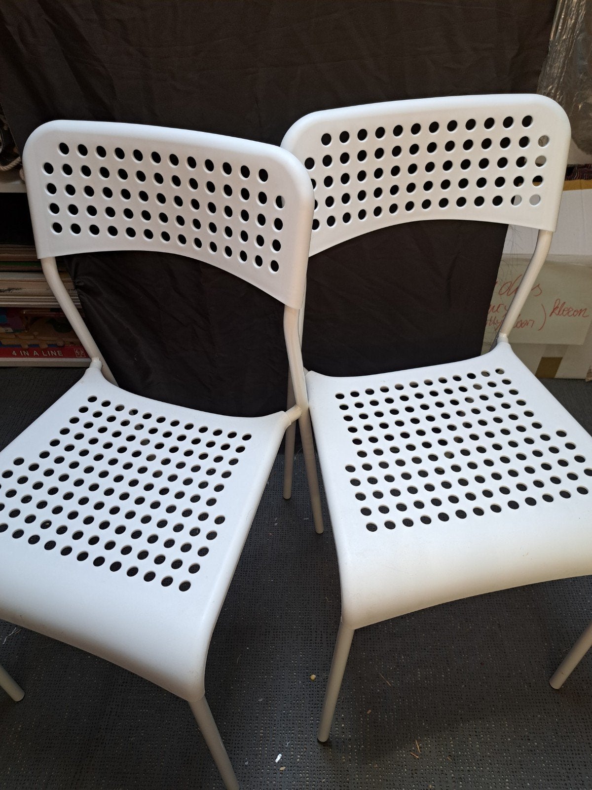 2 witte tuinstoelen, Enlèvement, Empilable
