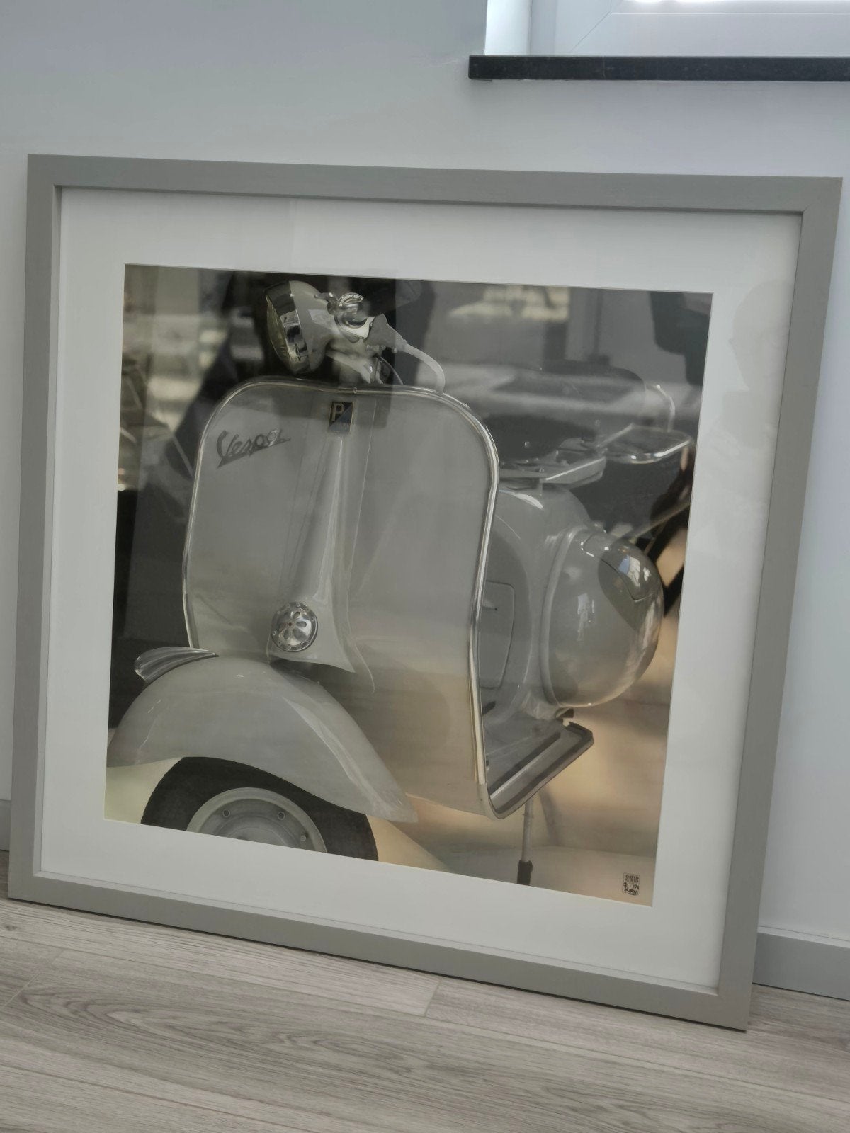Foto's van oude Vespa's in stevig kader, Ophalen, 80 cm, 80 cm, Zo goed als nieuw
