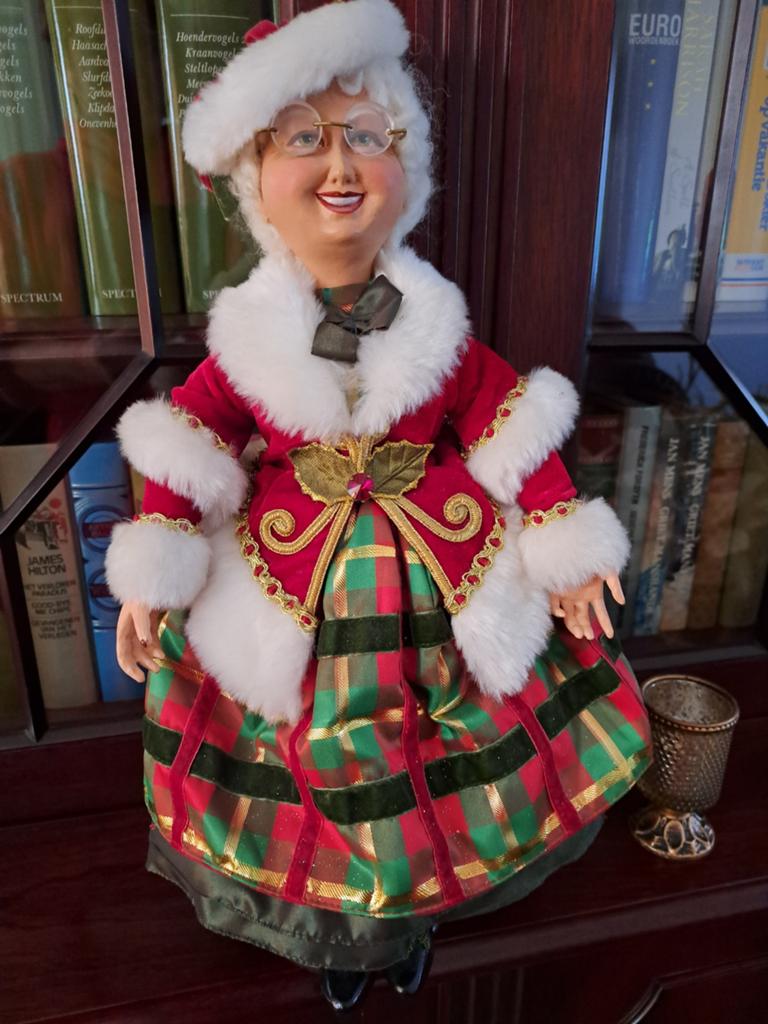 Decoratie poppen goodwill, Kleding | Dames, Trouwkleding en Trouwaccessoires, Ophalen