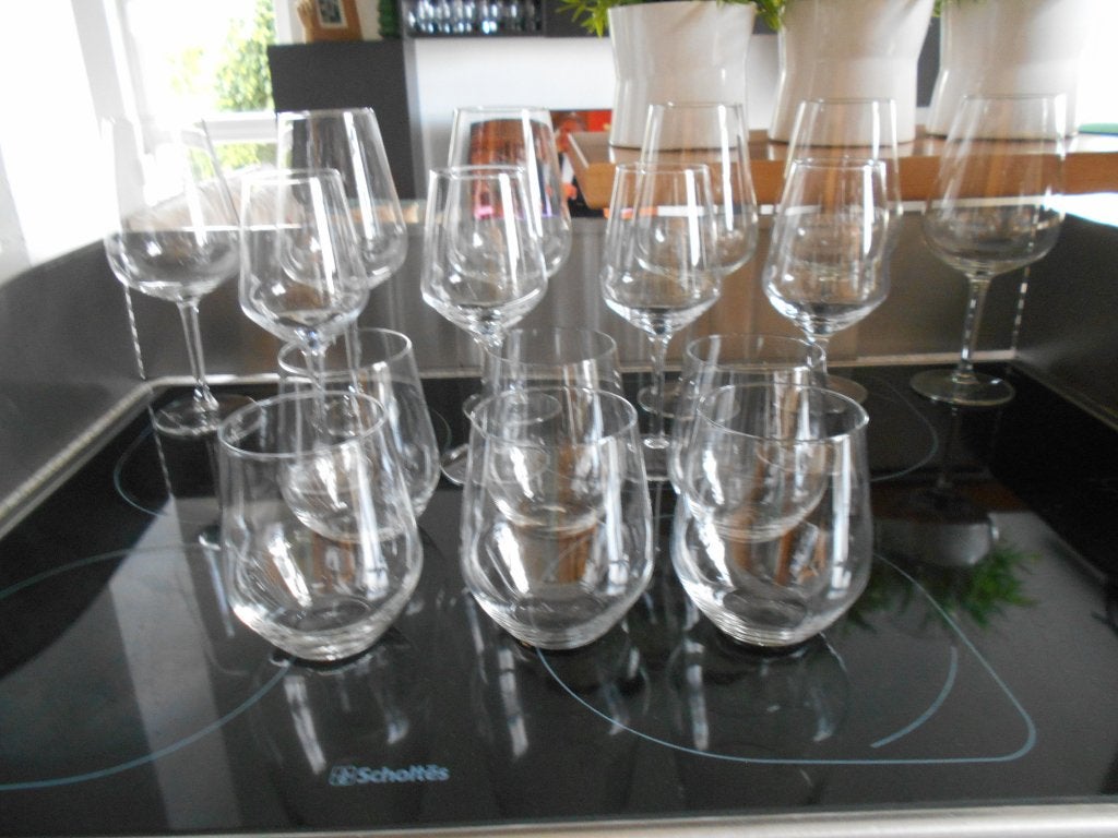 12 VERRES a eau  + 4 VERRES a vin...le lot pour 15e, Maison & Meubles, Verre ou Verres, IKEA, Comme neuf, Verre
