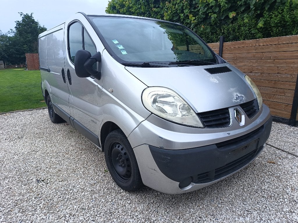 Renault Trafic 2.0 dci 115, Auto's, Bestelwagens en Lichte vracht, Voorwielaandrijving, 4 deurs, Stof, Renault