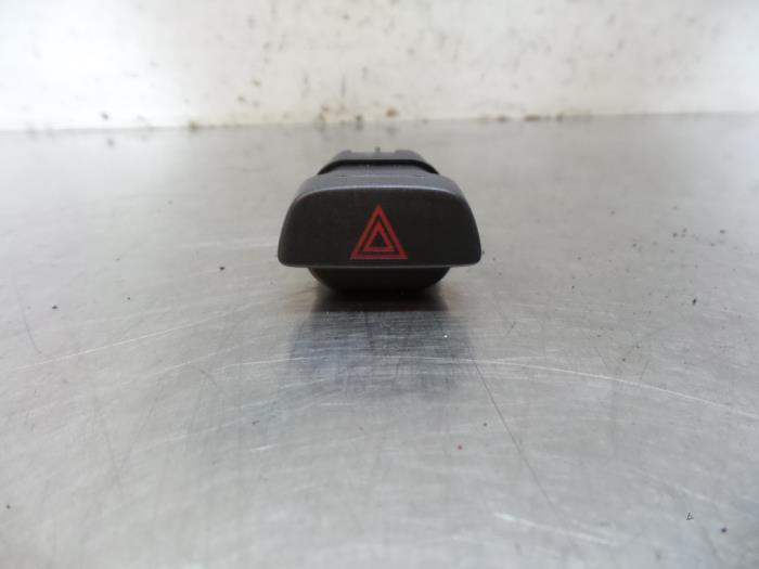 Commutateur éclairage d'urgence d'un Ford Focus (Focus 04-), -, 3 mois de garantie, -, -