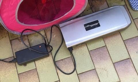 28 inch voorwiel met motor,controller,oplader,batterij, Fietsen en Brommers, Ophalen, Oplaadbaar, Gebruikt, Batterij
