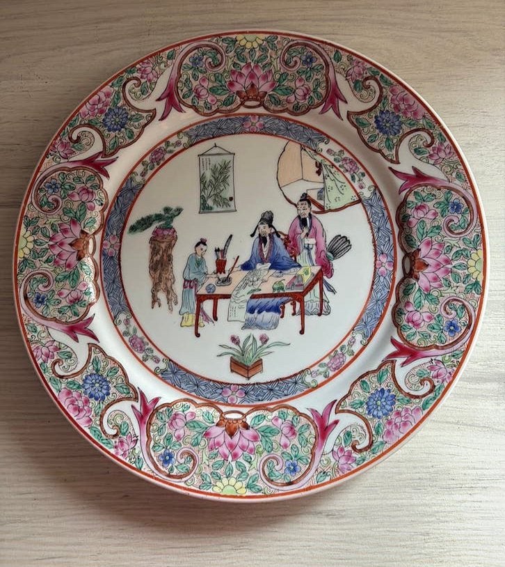 Chinees Famille Rose Sierbord Macau Ø 31,4 cm, Antiek en Kunst, Ophalen of Verzenden
