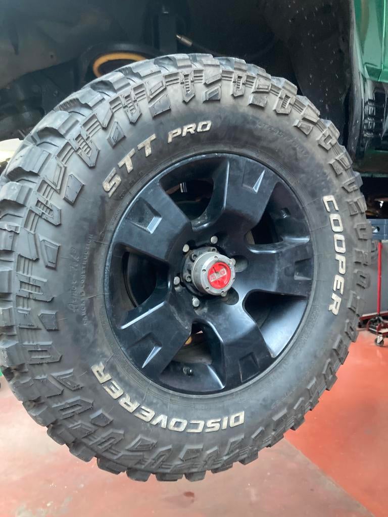 Nissan patrol banden met velgen sst pro coper, Ophalen, Band(en)