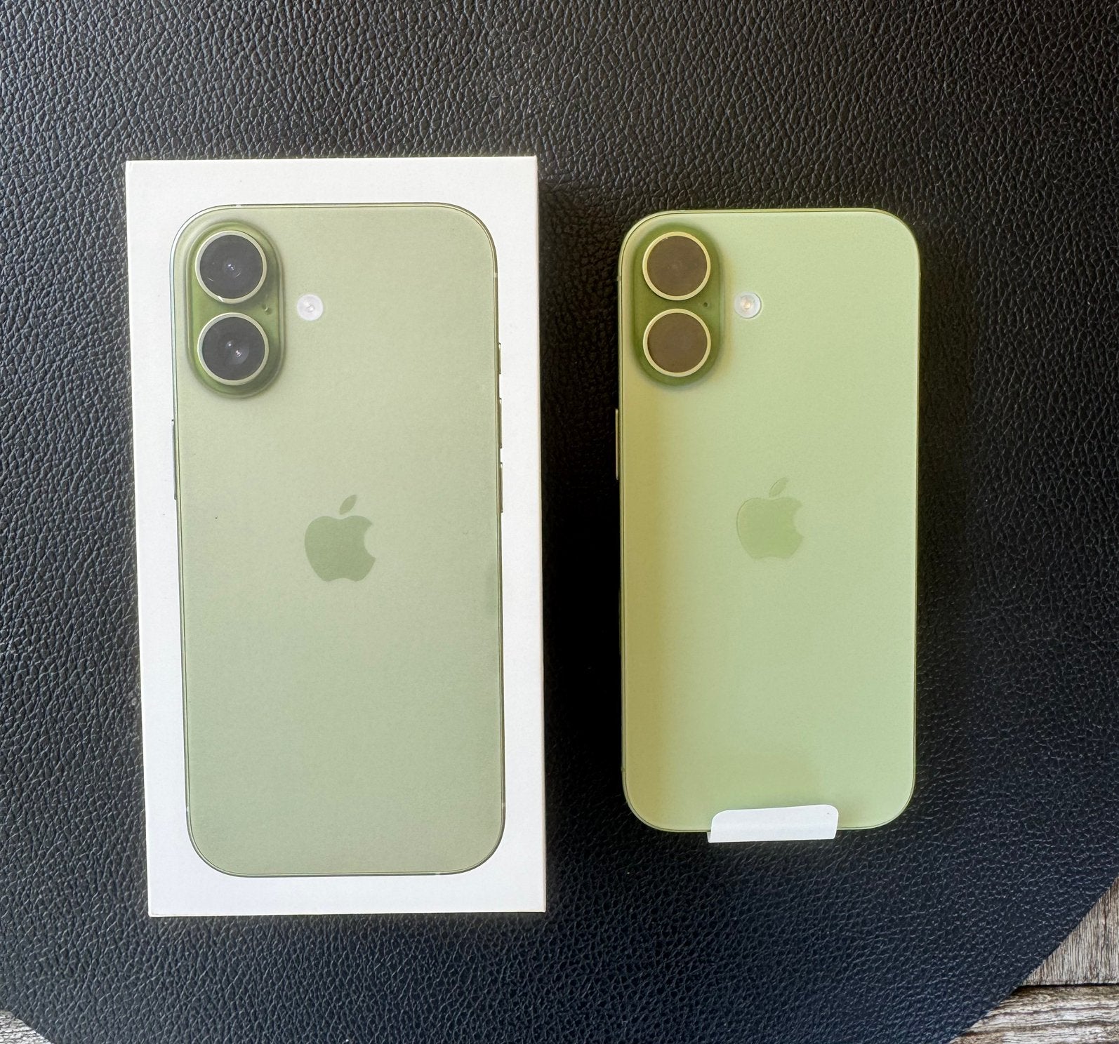 iPhone 17 256 Go vert sauge en garantie, Télécoms, Téléphonie mobile | Apple iPhone, 256 GB, Enlèvement ou Envoi, Comme neuf, Vert