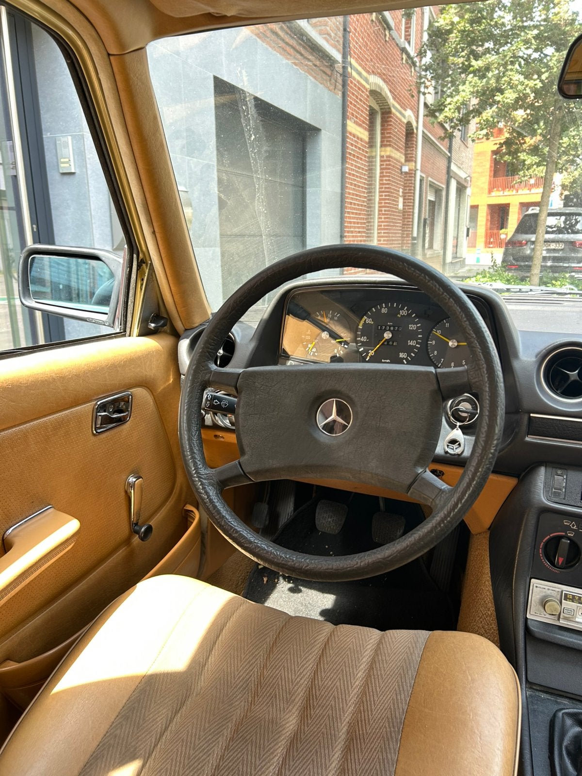 Mercedes E klasse 1980 gekeurd voor verkoop, foto 6