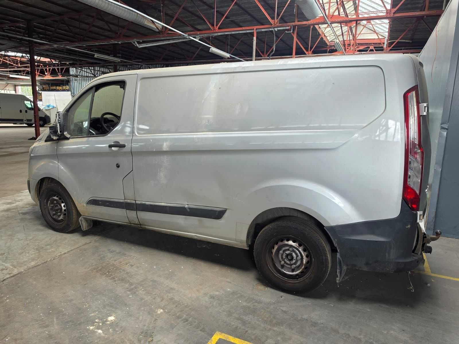 Camion léger Ford Transit personnalisé 2017, Autos, Achat, Entreprise, Autre carrosserie, Diesel