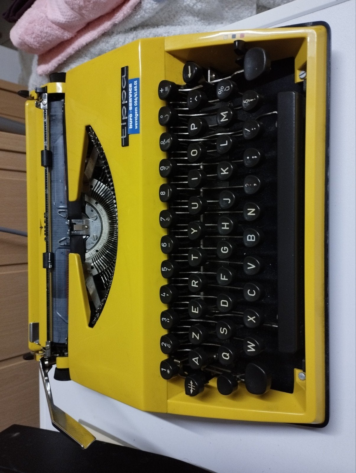 een antieke typmachine voor anticeers verzamelaars, Diversen, Typemachines, Ophalen